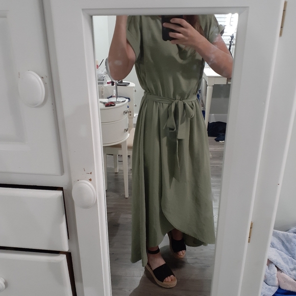 Dress - Picture 1 of 2